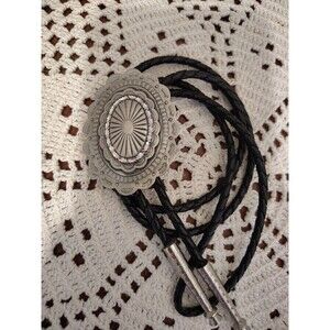 Vintage Silver Pewter USA 1989 Signed Diamond Cut Concho Western Bolo Tie